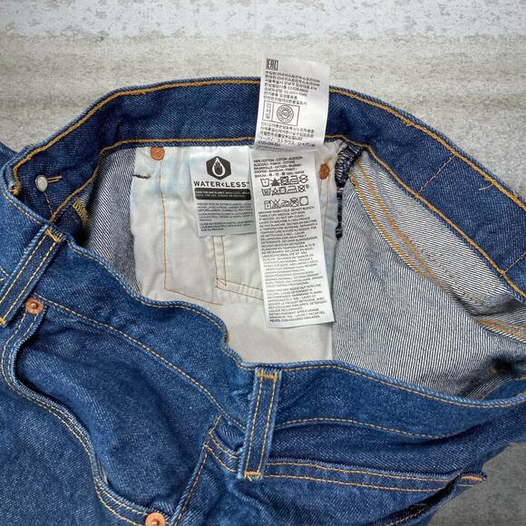 Levis Jeans 501 Regular Straight Leg Fit Dark Wash Denim Button Fly Red Tab - Picture 6 of 6